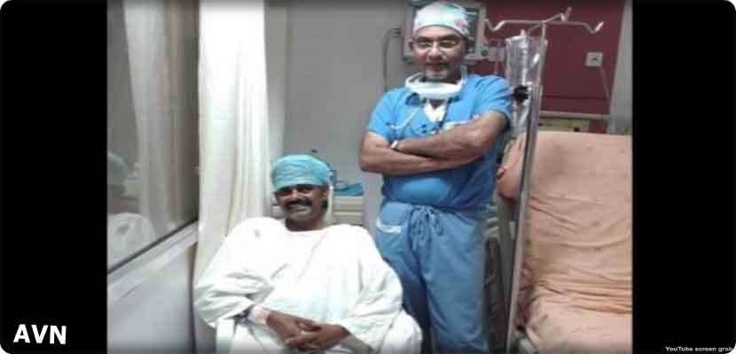 &quot;قدر له أن يعيش بقلب سيدة. قلبها صغير ومناسب لتجويف صدره&quot;، يقول الجراح براسانت فايجياناث في تصريح نقلته وسائل إعلام هندية.