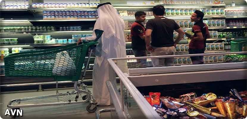 &quot;350 طنا من المواد الغذائية تم تحميلها ايضا على ثلاث سفن صغيرة&quot;